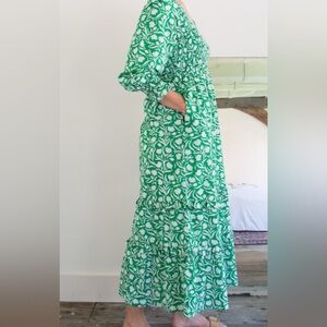 Pink City Prints Green and white Floral Maxi Dress, size XL, NWOT.